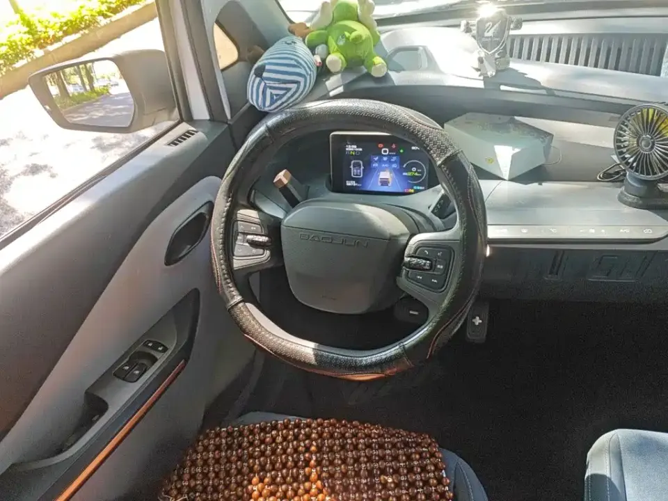 Baojun E200