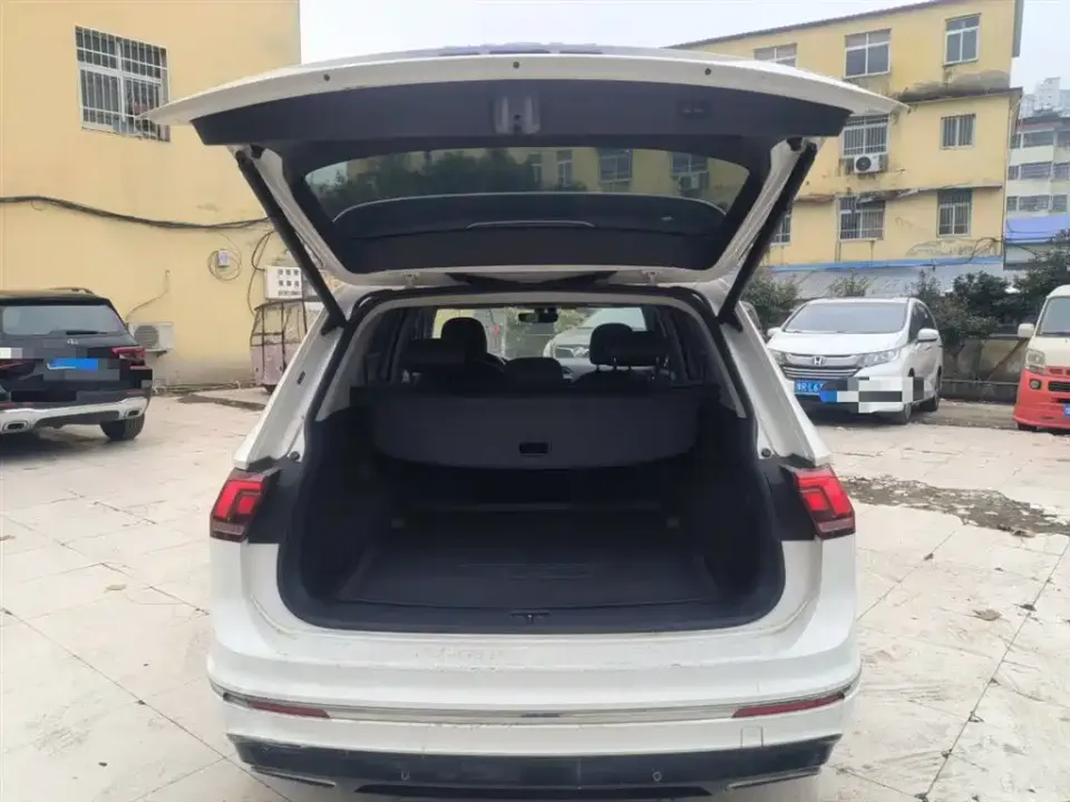 Volkswagen Tiguan L