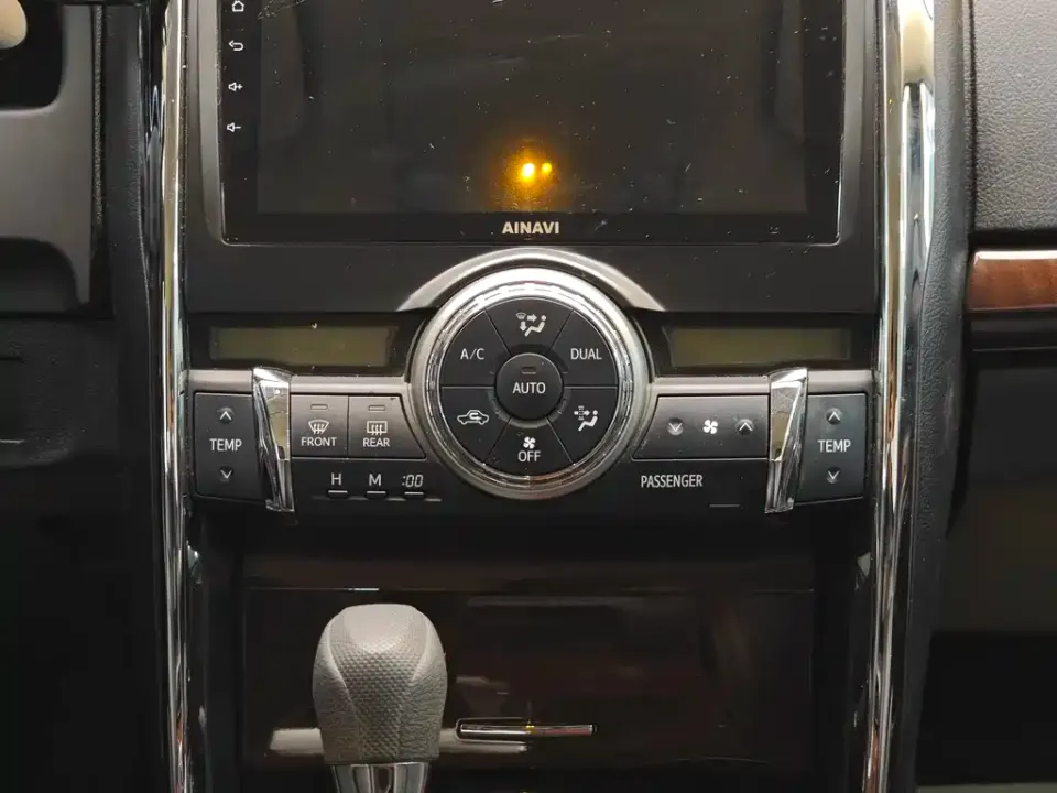 Toyota Reiz