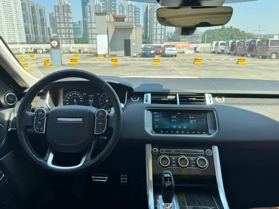 Land Rover Sport
