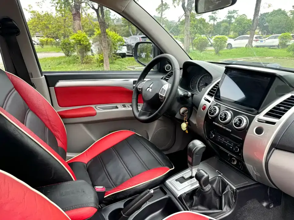 Mitsubishi Pajero Sport