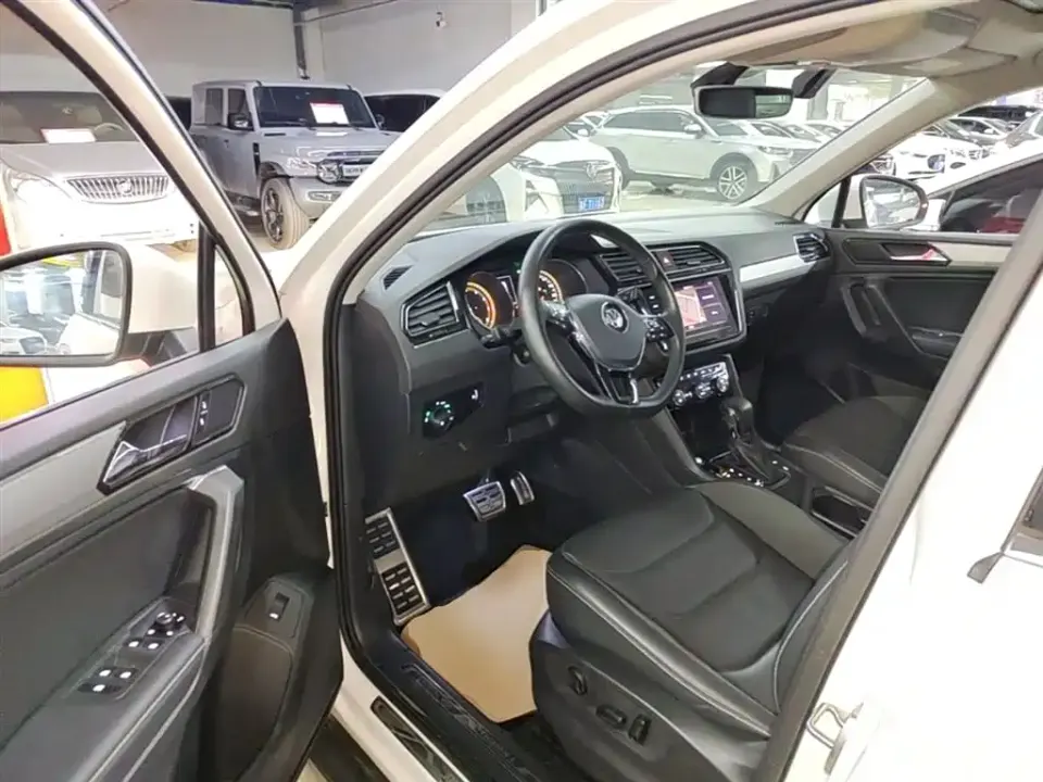 Volkswagen Tiguan L