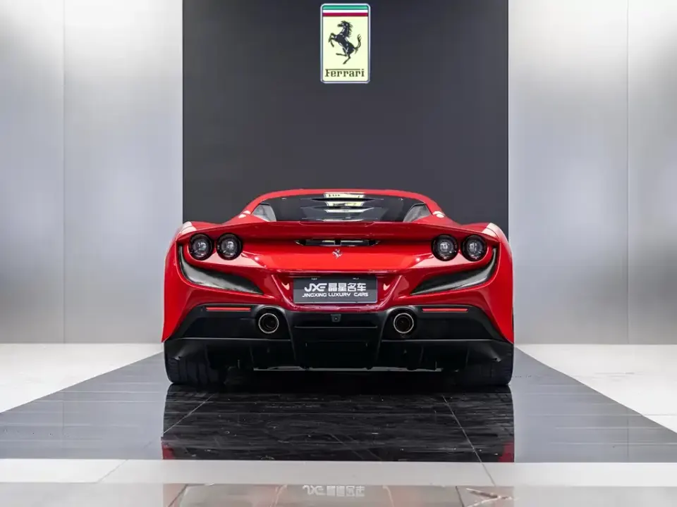 Ferrari F8