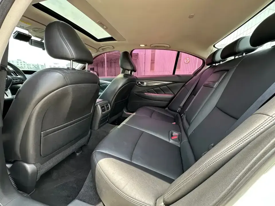 Infiniti Q50L