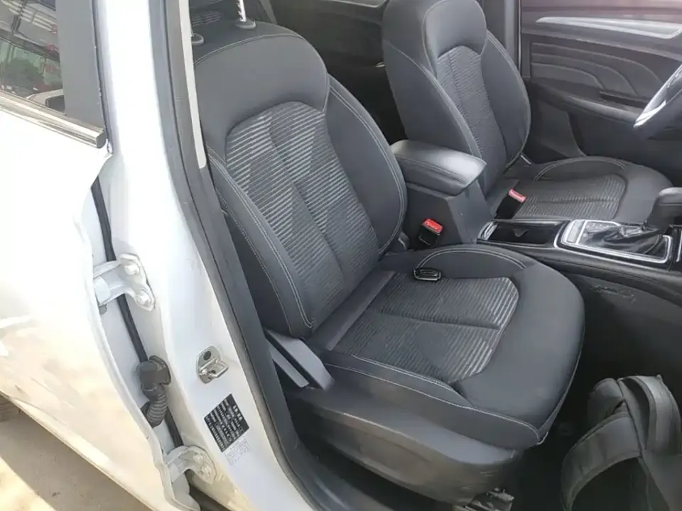 Roewe RX3
