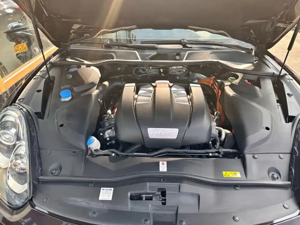 Porsche Cayenne Hybrid