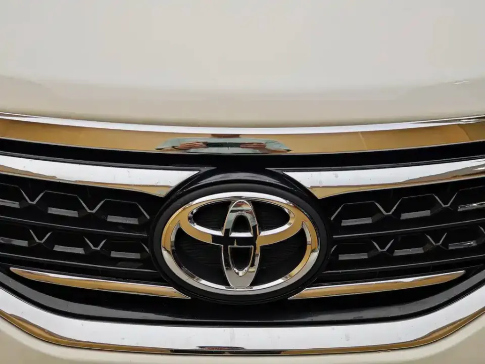 Toyota Reiz