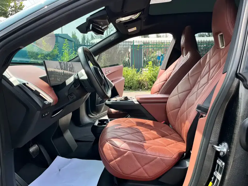 BMW iX
