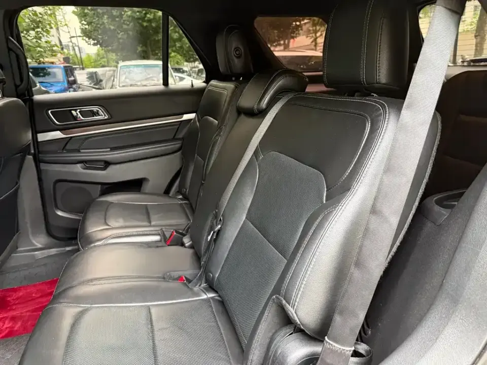 Ford Explorer (Import)