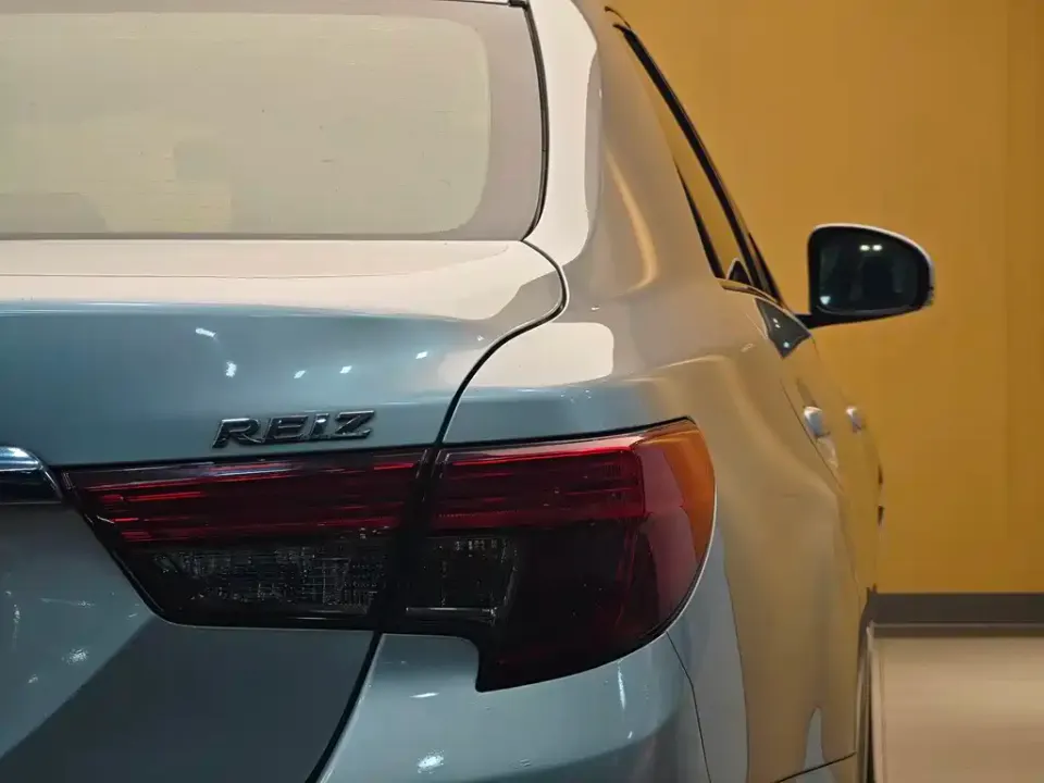 Toyota Reiz