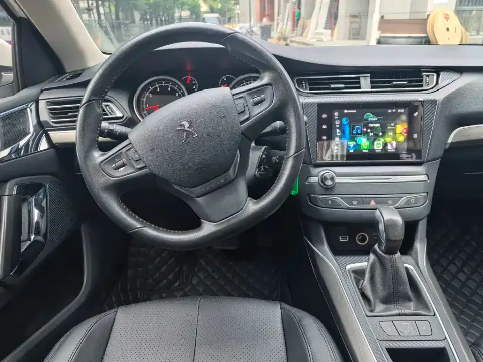 Peugeot 408