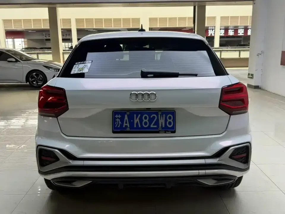 Audi Q2L