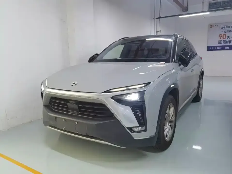 Nio ES8