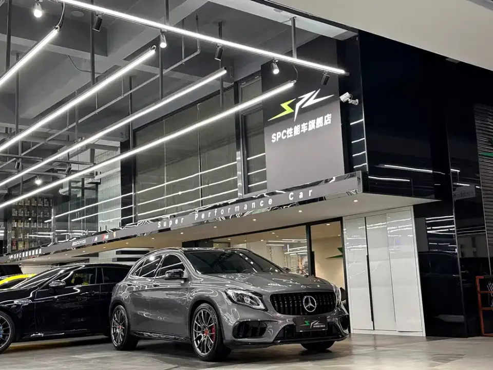 Mercedes-Benz GLA AMG