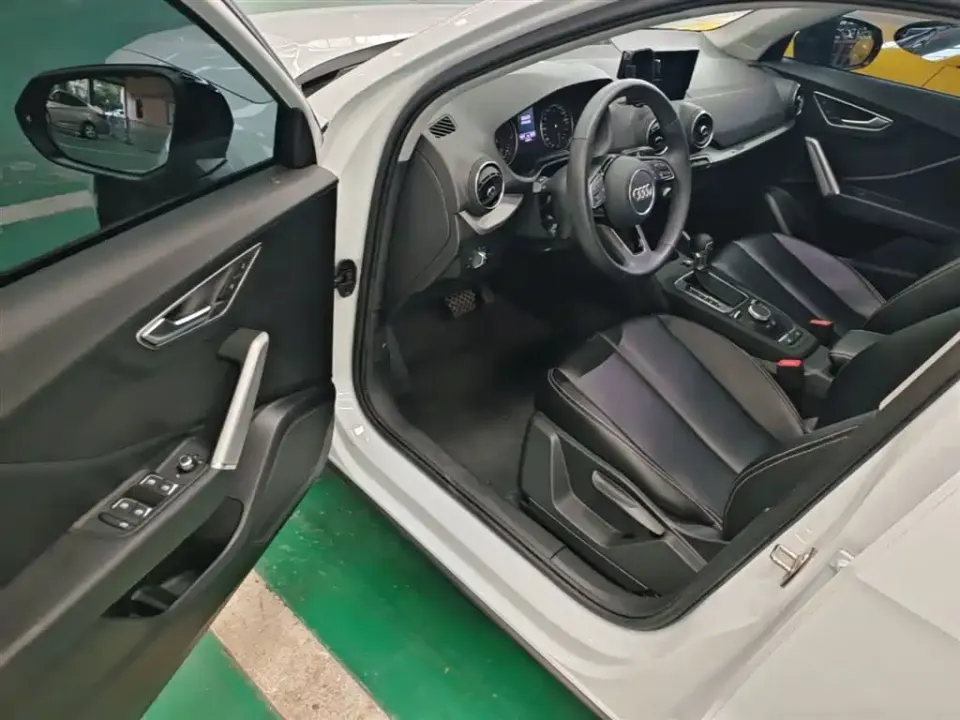 Audi Q2L