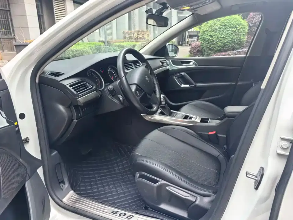 Peugeot 408