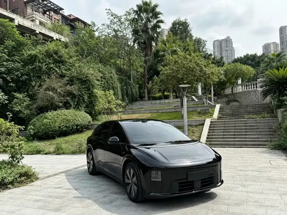 Li Li i6
