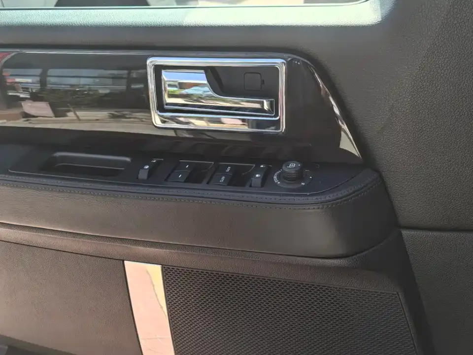 Lincoln Navigator