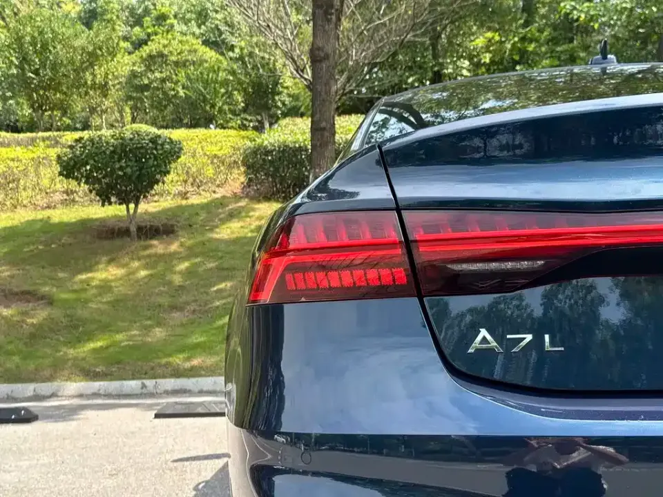 Audi A7L