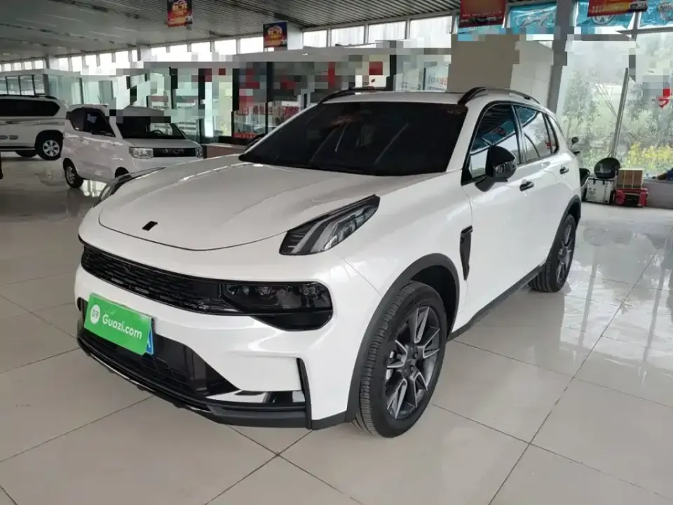 Lynk & Co 01