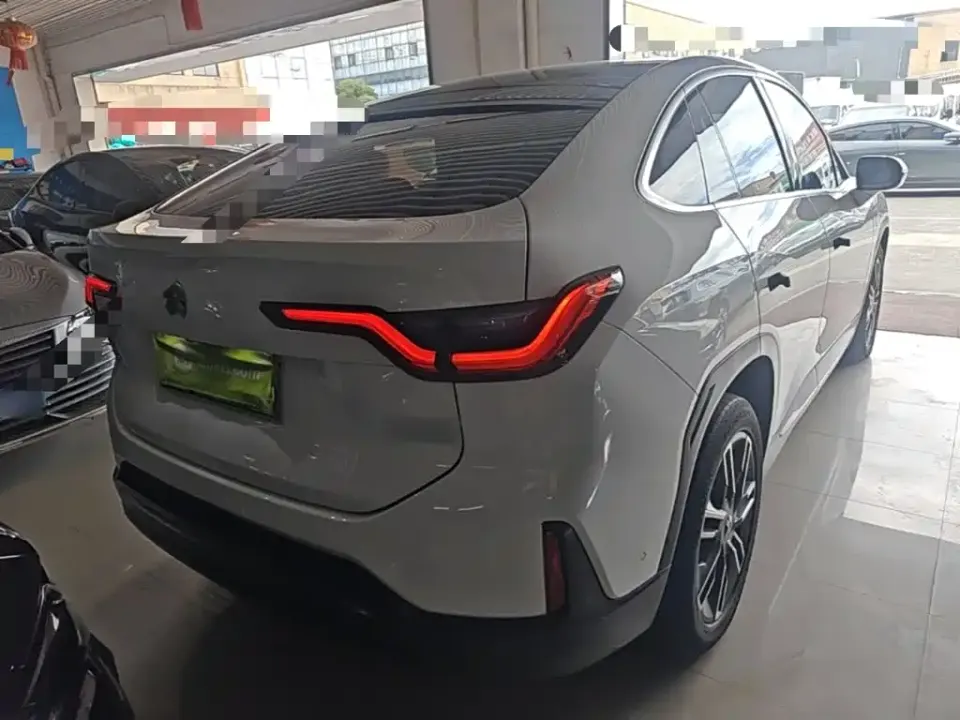 Nio EC6
