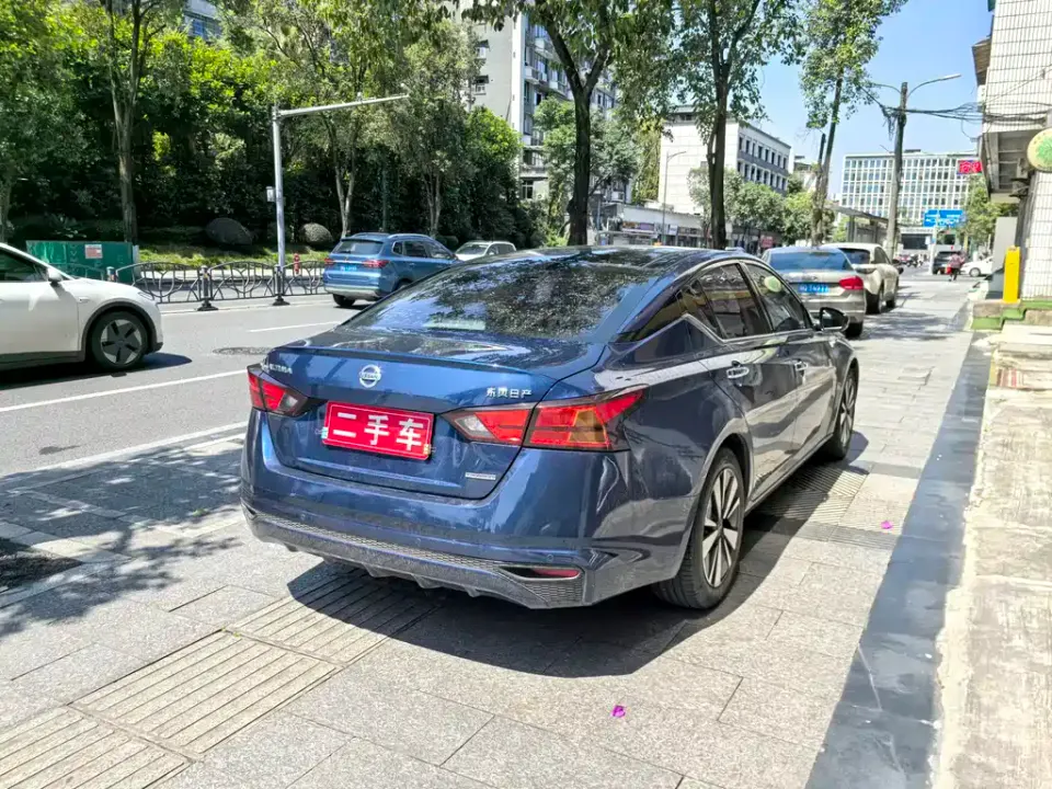 Nissan Teana
