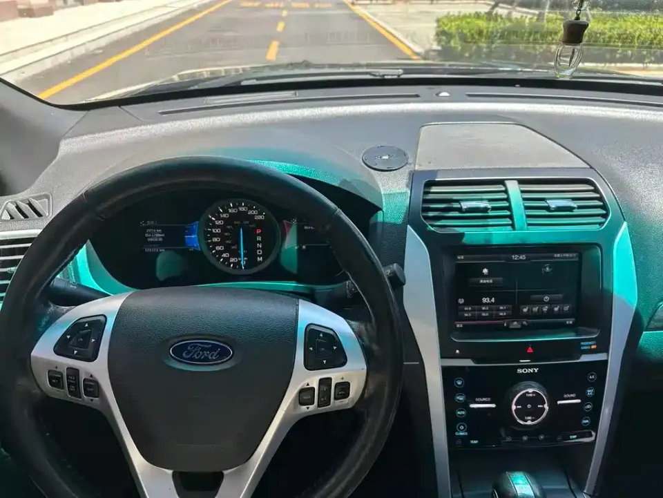 Ford Explorer (Import)