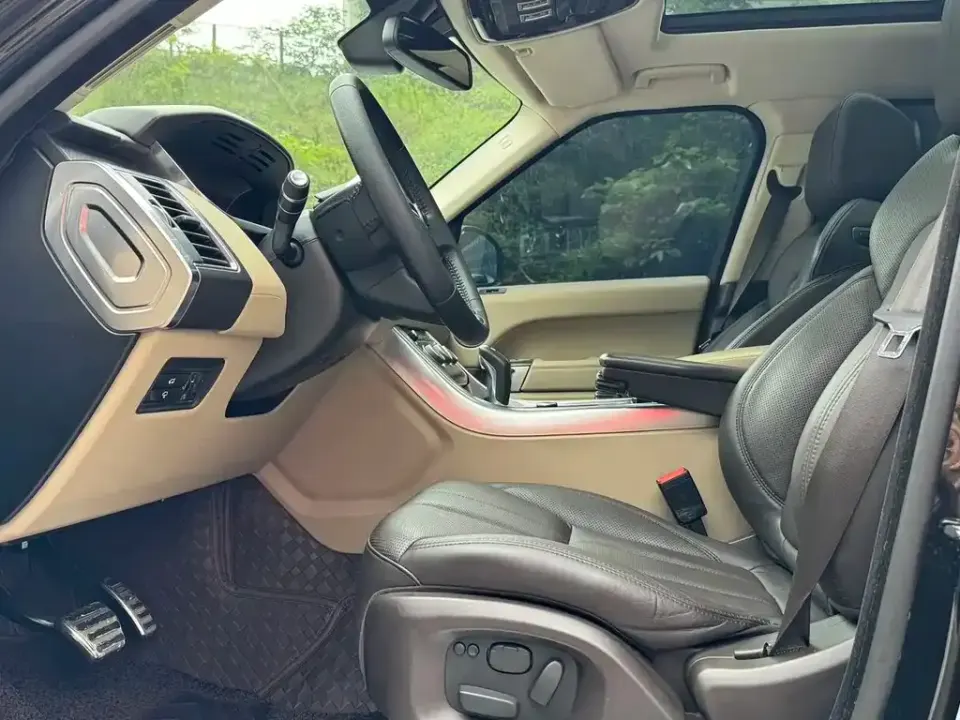 Land Rover Sport