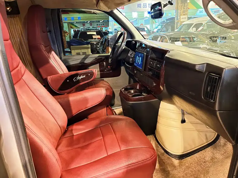 GMC Savana
