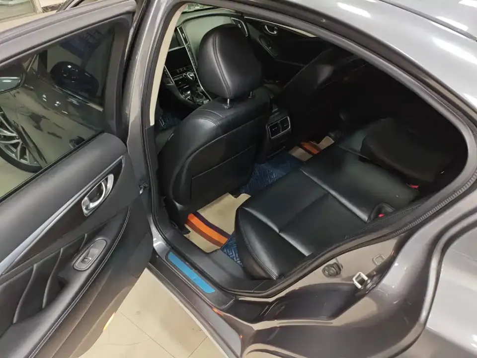 Infiniti Q50L