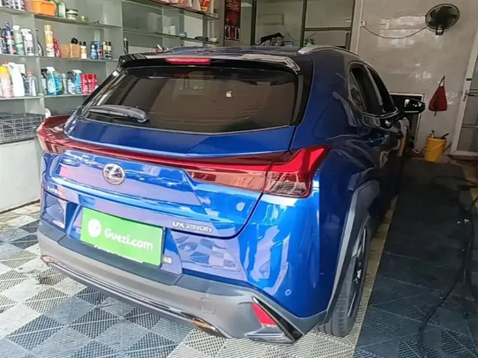 Lexus UX