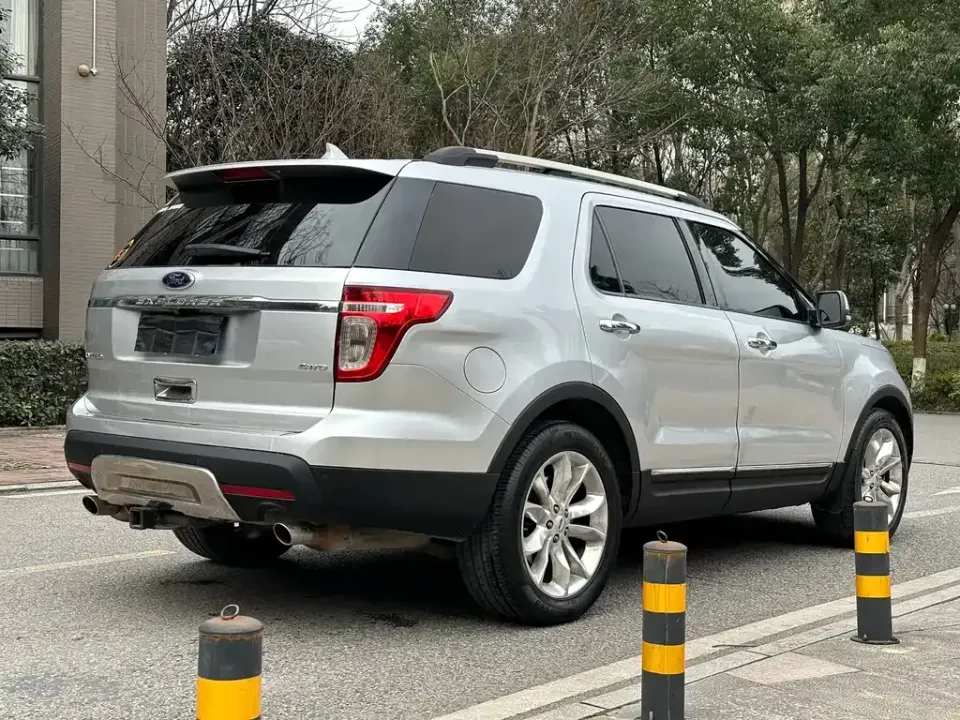 Ford Explorer (Import)