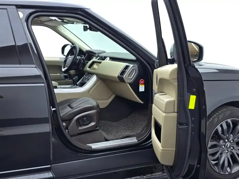 Land Rover Sport