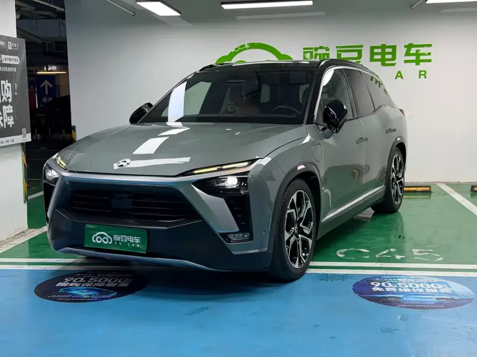 Nio ES8