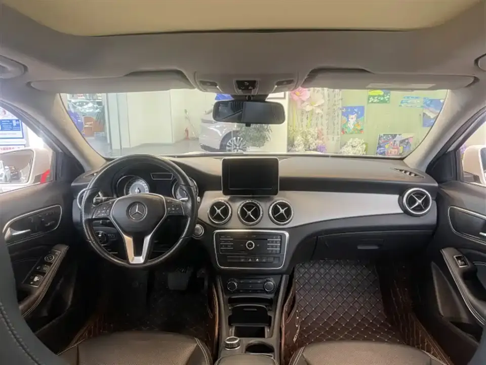 Mercedes-Benz GLA