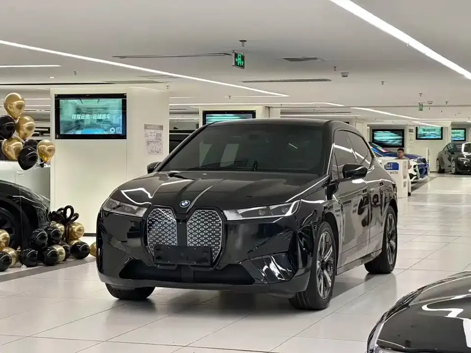 BMW iX