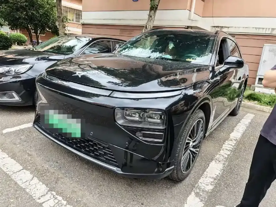 Xpeng G9