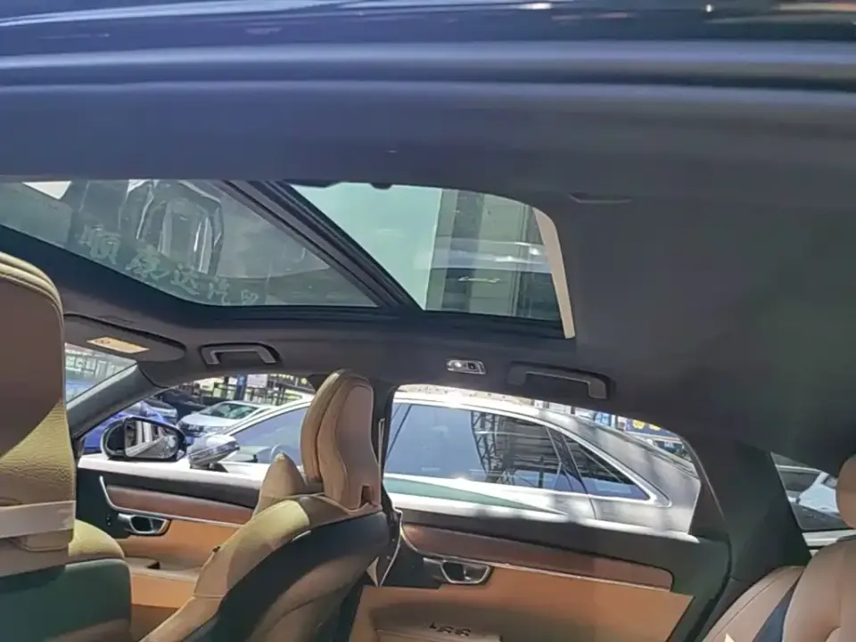 Volvo S90