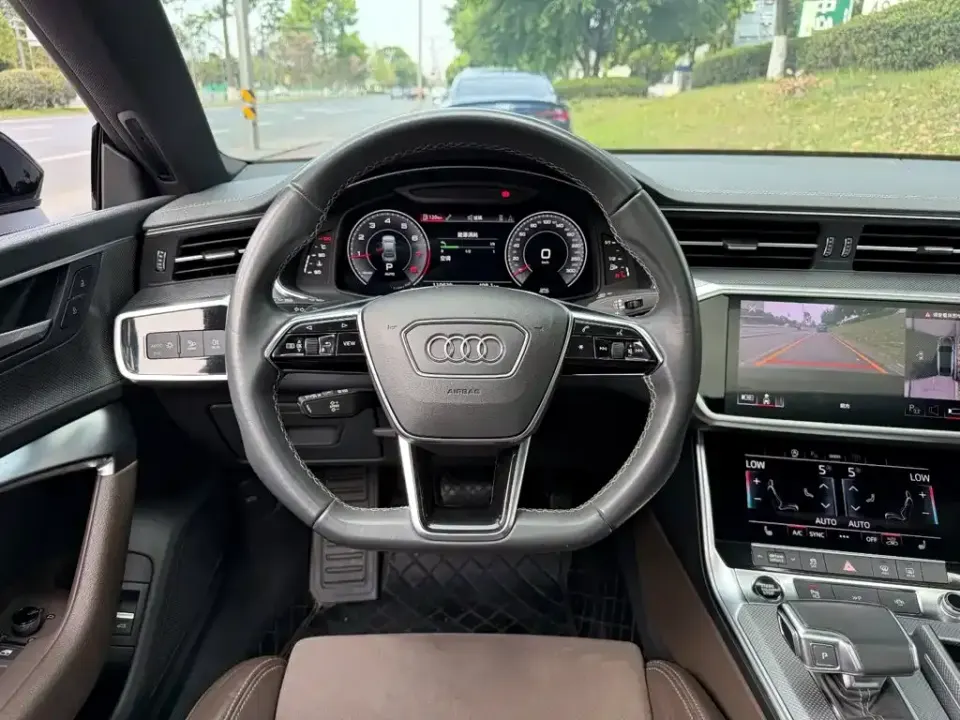 Audi A7L