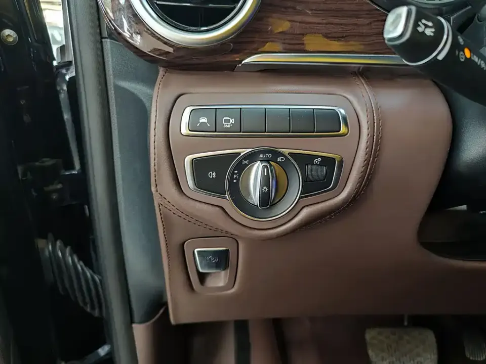 Mercedes-Benz V-Class