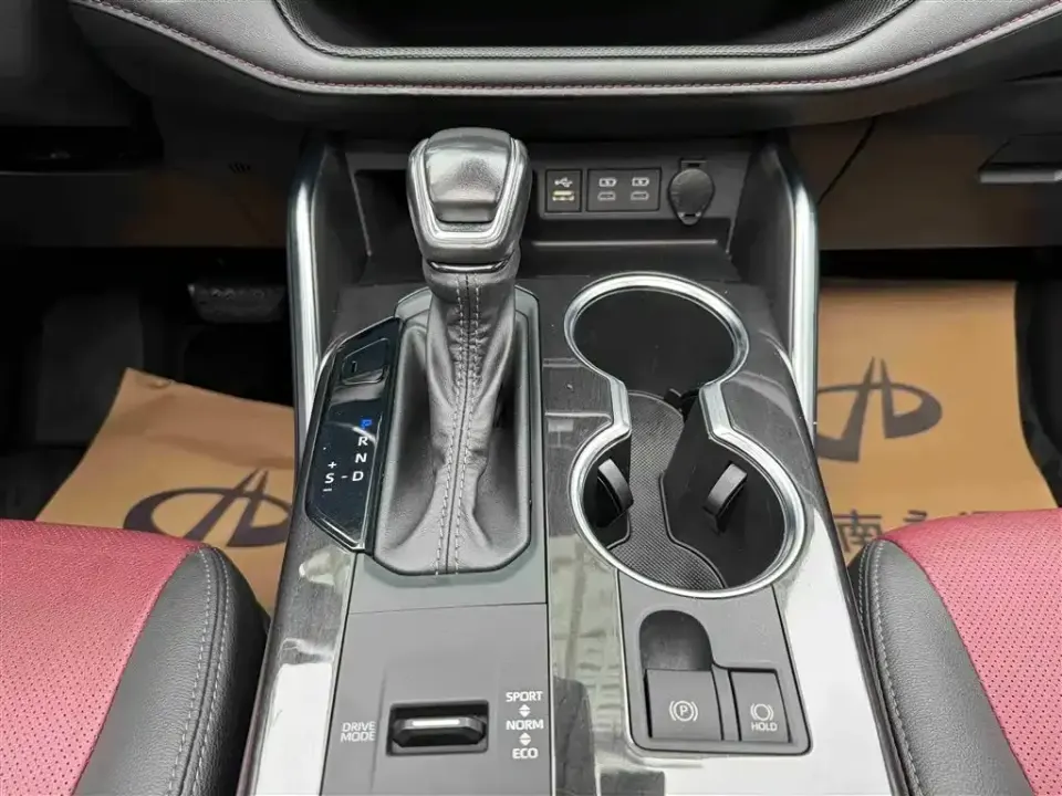 Toyota Crown Kluger