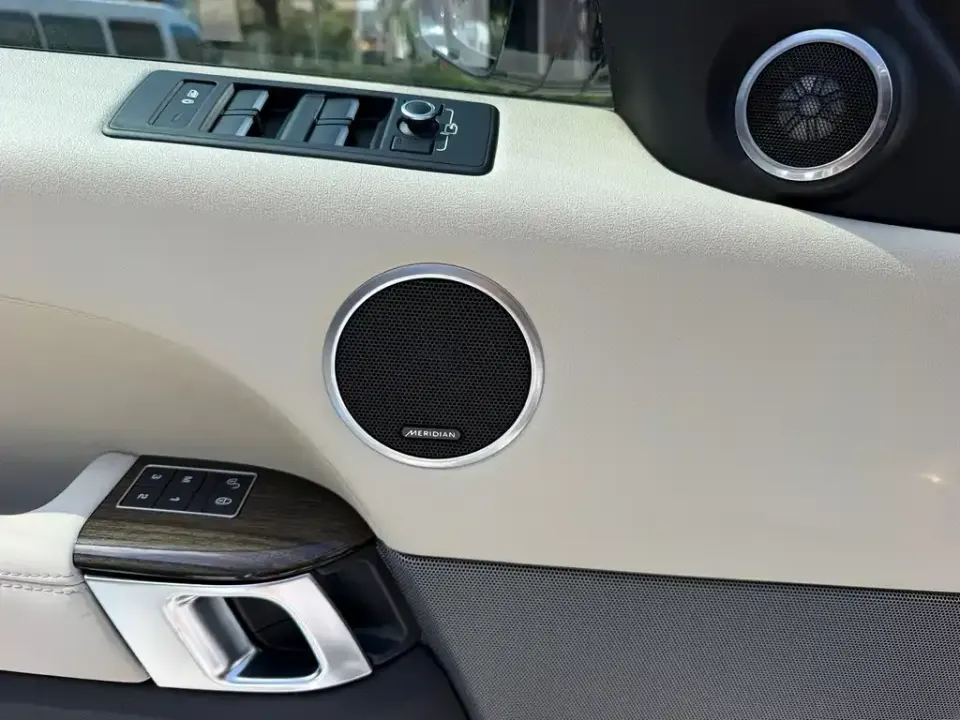 Land Rover Sport