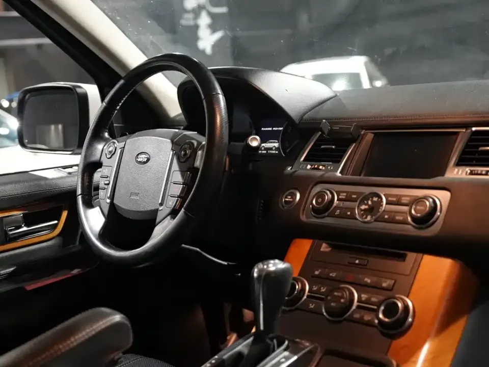 Land Rover Sport