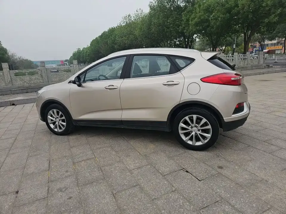 Geely Emgrand GS