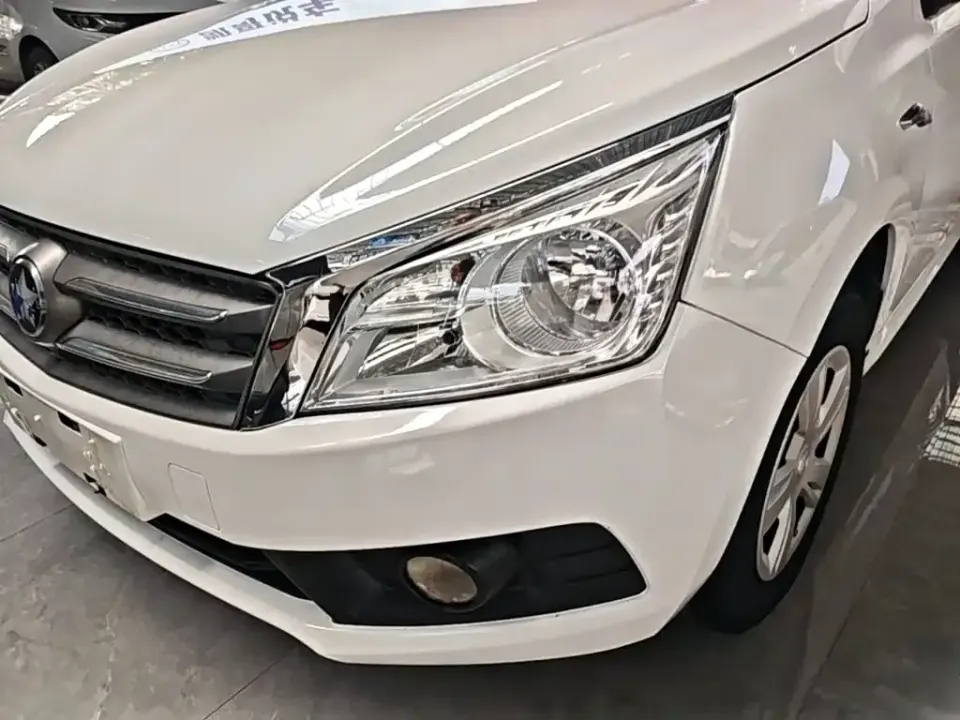 Venucia T70