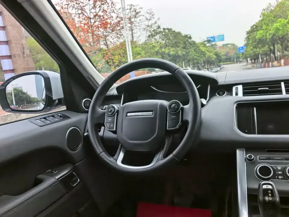 Land Rover Sport