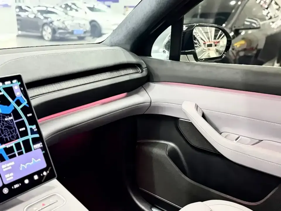 Nio EC6