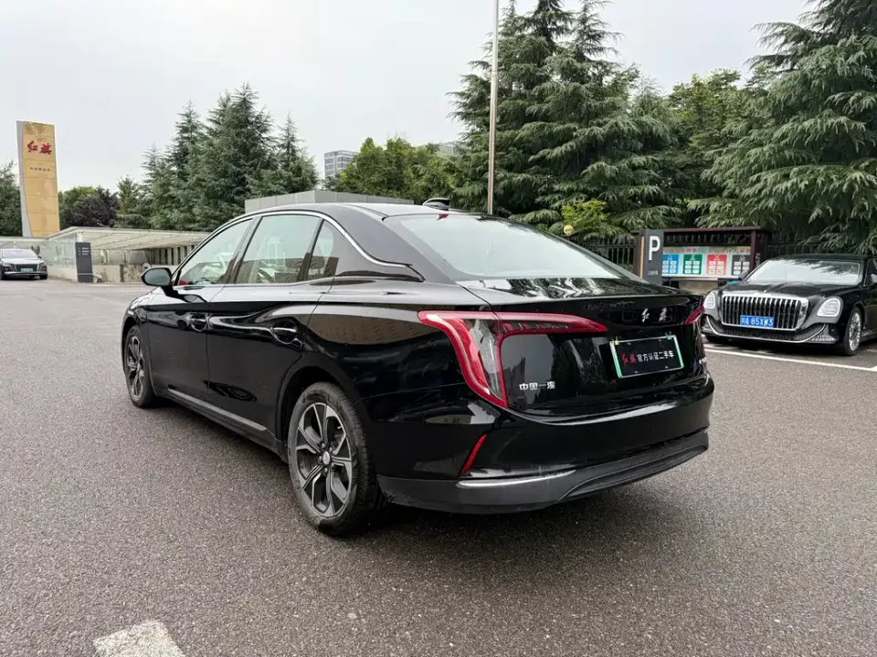 Hongqi Hongqi E-QM5