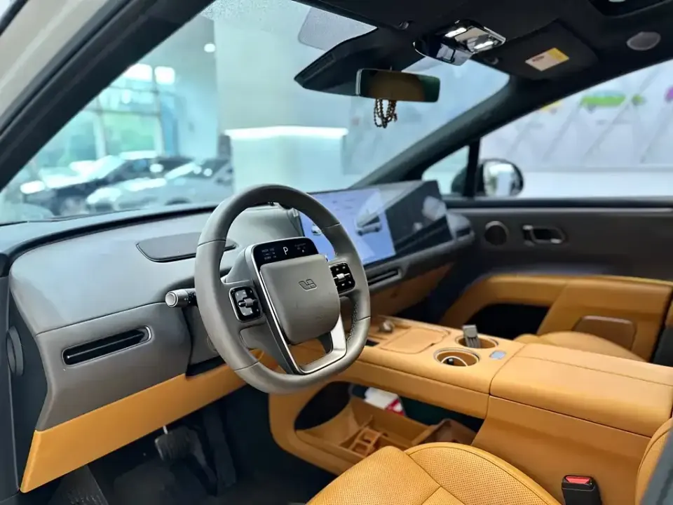 Li Li i8