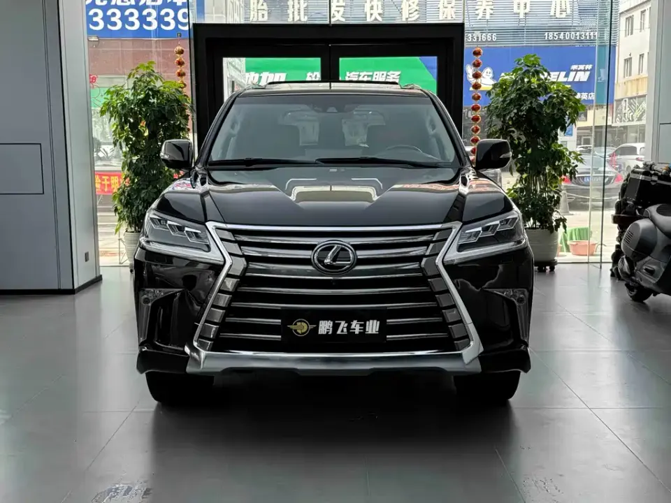 Lexus LX